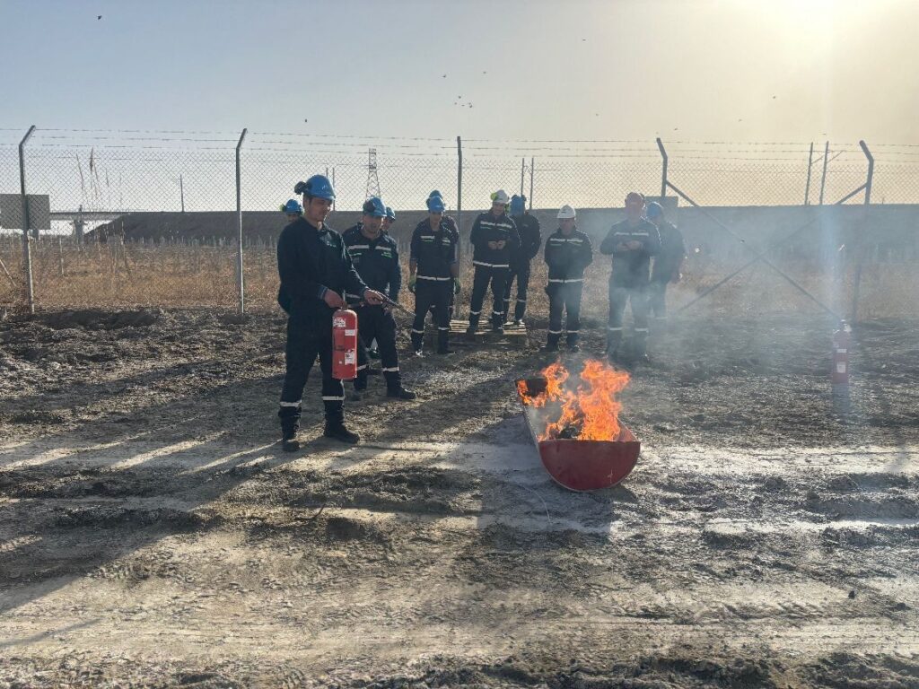 İşletmenize özel Acil Durum Planı ve Tatbikatları ile olası risklere karşı hazırlıklı olun. Profesyonel senaryo planlaması, tahliye prosedürleri ve düzenli tatbikatlarla çalışan güvenliğinizi ve iş sürekliliğinizi garanti altına alın.