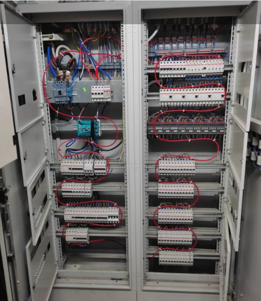 Pano içi söndürme Pano içi yangın söndürme sistemleri, elektrik panolarında oluşabilecek yangın riskine karşı hızlı müdahale ve ekipman koruması sağlar. TSE HYB onaylı yetkili teknik ekibimiz tarafından montaj yapılmaktadır.