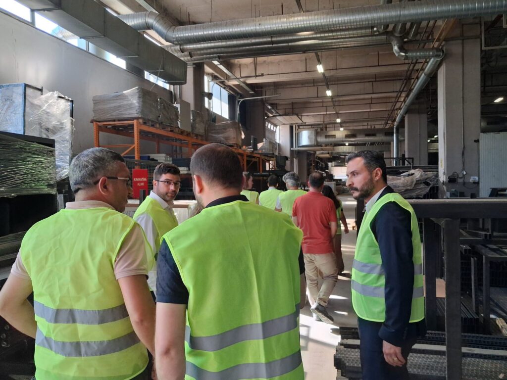 Petrol Ofisi Mühendislik yöneticileri, Logoraf & Pasifik Raf Sistemleri üretim tesislerini ziyaret ederek kalite, İSG, üretim süreçleri ve KPI değerlendirmelerinde bulundu.